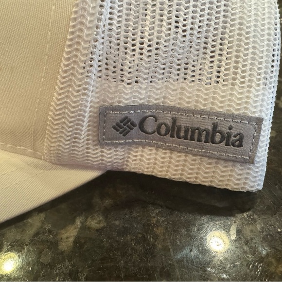 2 Columbia Mesh Trucker Hats - Picture 4 of 6